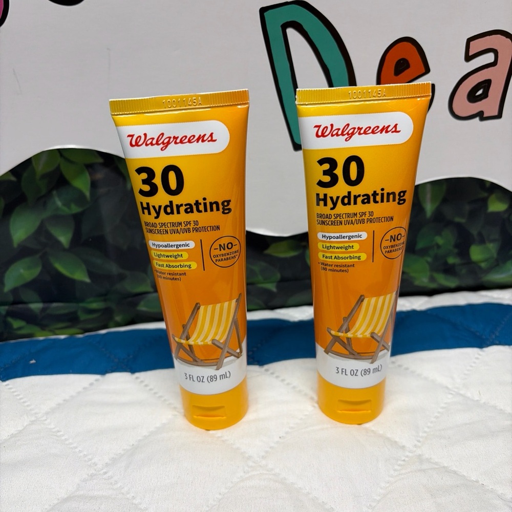 Hydrating Broad Spectrum SPF30 Sunscreen Lotion 3oz TRAVEL SIZE 2 PACK exp 4/28